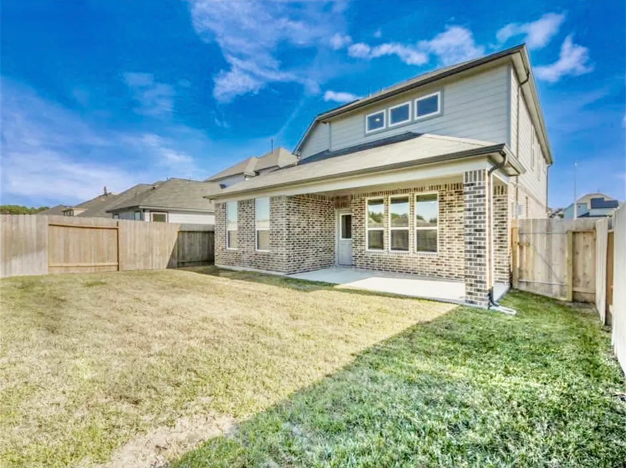 4 bed, 2.5 bath, 2800 sqft, $3,500 — Photo 1