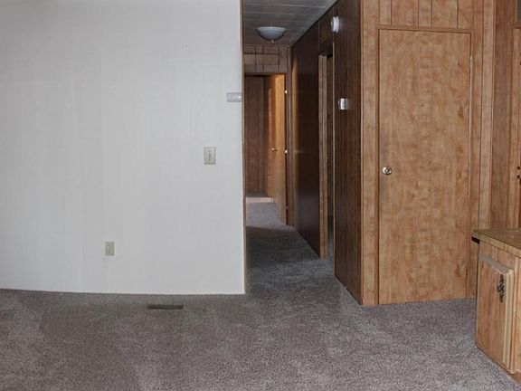 3rd image of 3122 Oakbridge Dr