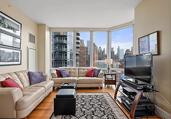 2nd image of 10 W End Ave APT 26D