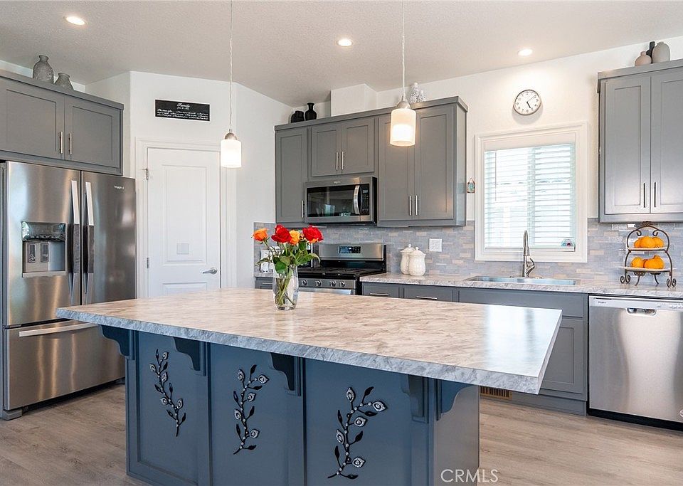 1st image of 22221 Bloomfield Ave #47