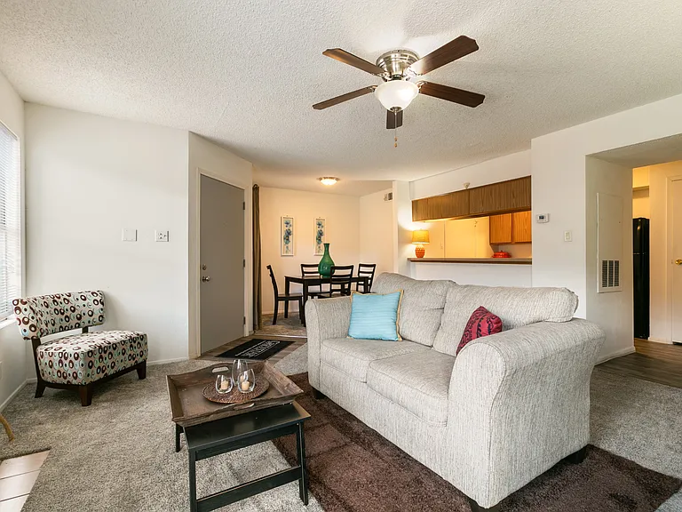 Arrowhead Pointe — Photo 13