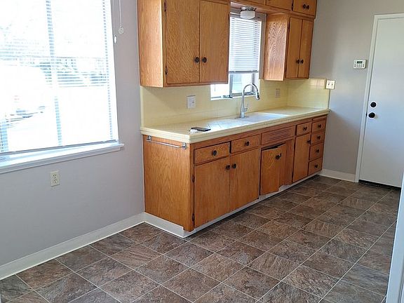 2nd image of 128 Baxter Ave #97