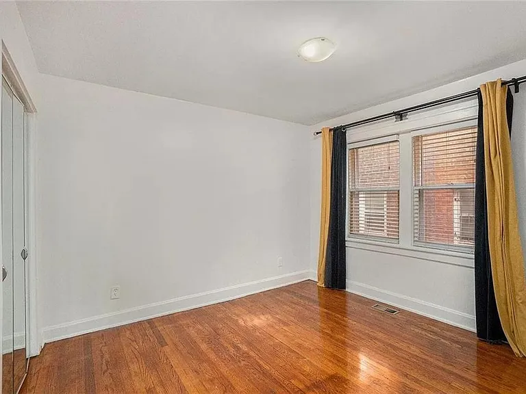 317 E 43rd St #1E — Photo 9