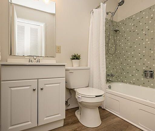 2nd image of 3144 Chancery Ln