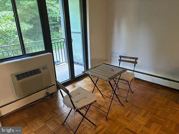 4th image of 2325 42nd St NW APT 201