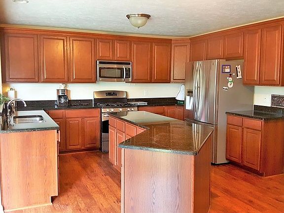 2nd image of 32960 Pennsylvania Dr