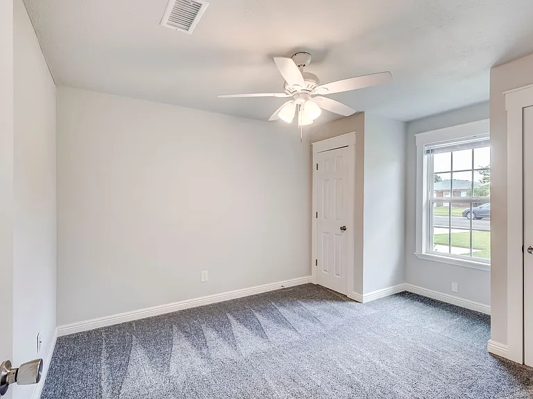 2307 Traverse Dr — Photo 28