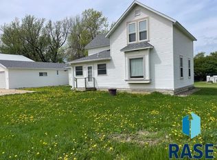 1131 Williams St, Larchwood, IA 51241