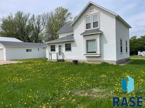 1131 Williams St, Larchwood, IA 51241