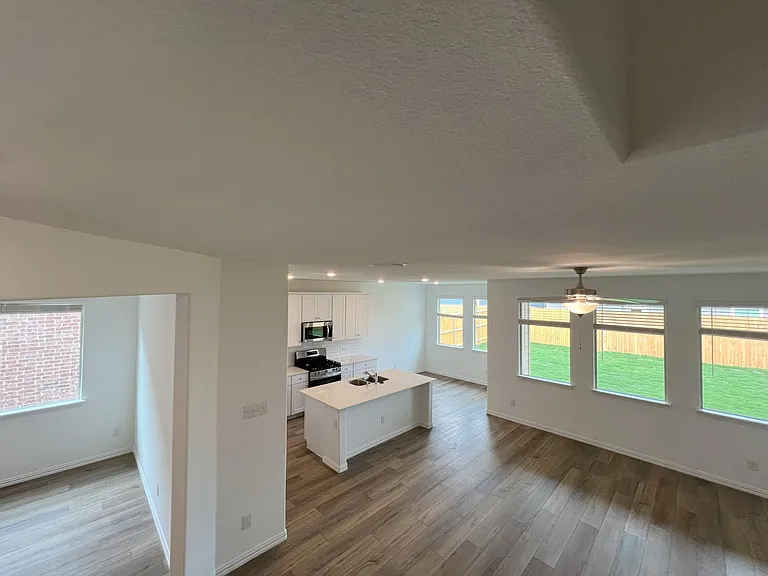 1129 Flameleaf Dr — Photo 33