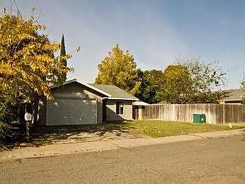 8213 Baymore Way photo 1