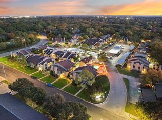 Hollyhills, Denton, TX 76205