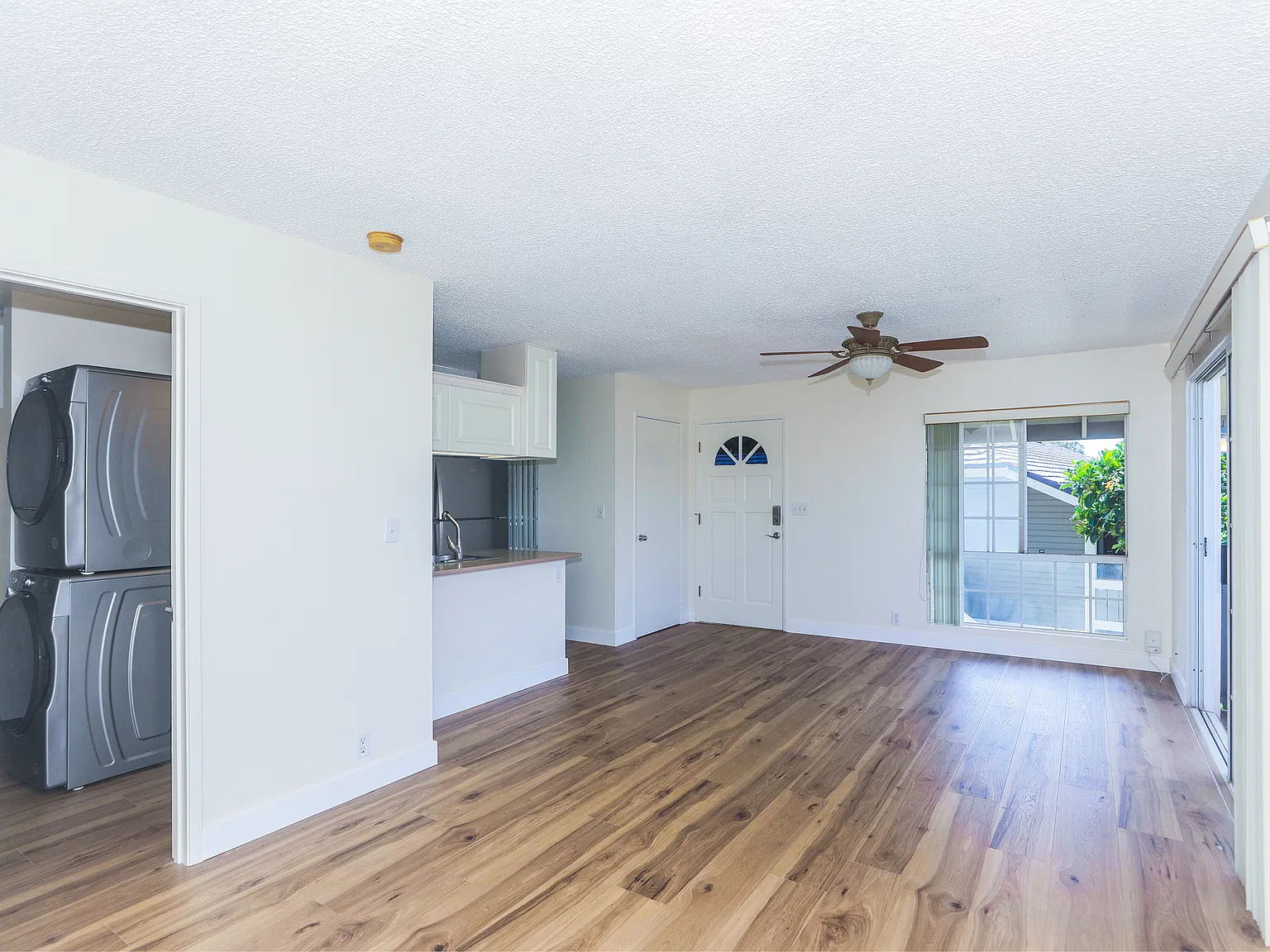 Studio, 410 sqft, $2,000 — Photo 2