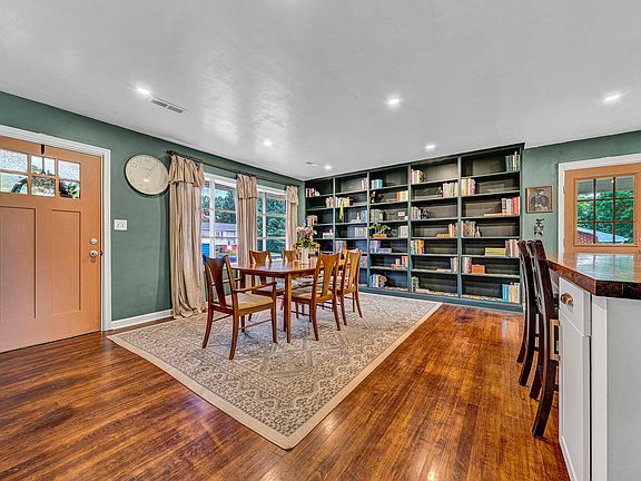 3rd image of 1526 Carrollton Ave