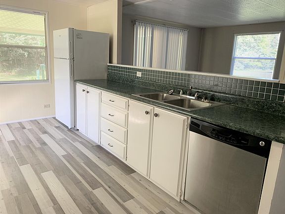 4th image of 153 Matt Ln