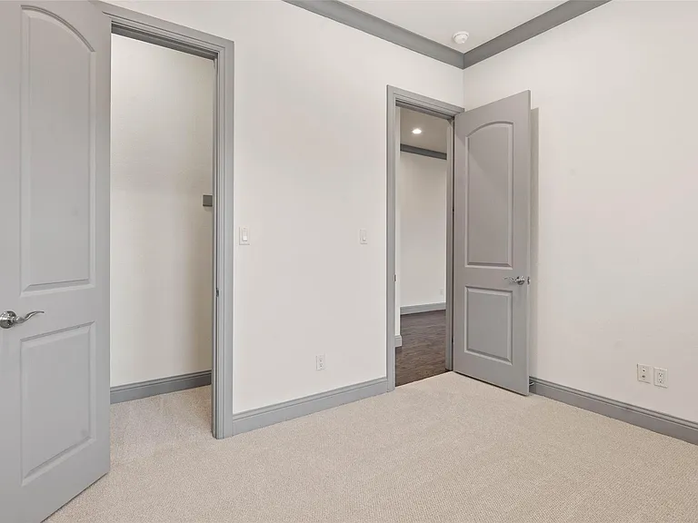 3142 Ross Ave #7 — Photo 25