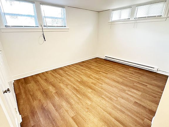5th image of 333 Summit Ave E #105