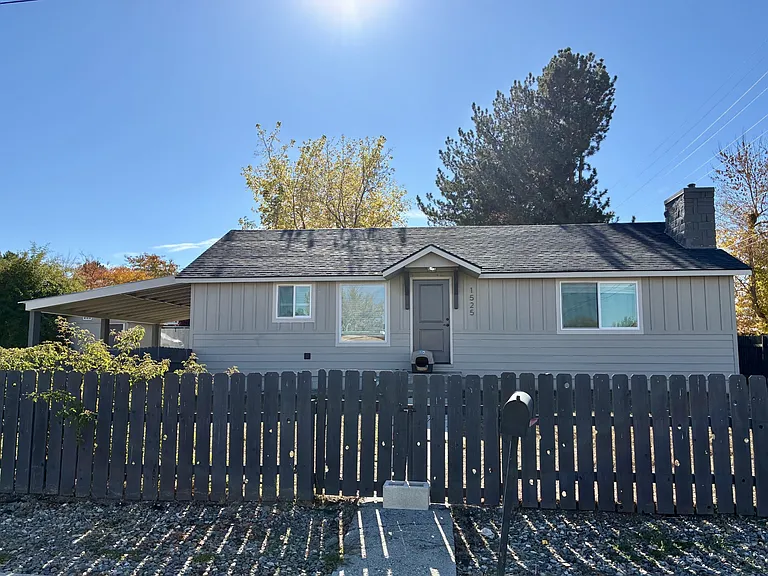 1525 Cliff St — Photo 1
