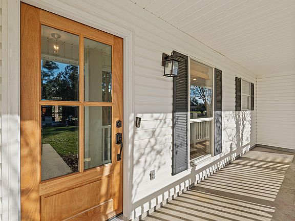 4th image of 1842 Sparrow Ln