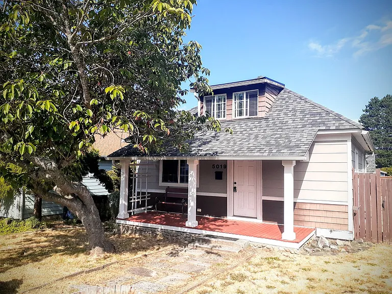 5019 N Whitman St — Photo 1