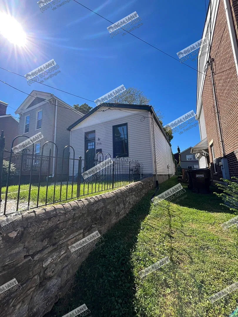 1 bed, 1.0 bath, 832 sqft, $1,595 — Photo 1