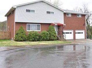 11 Bench Dr, Mc Kees Rocks, PA 15136