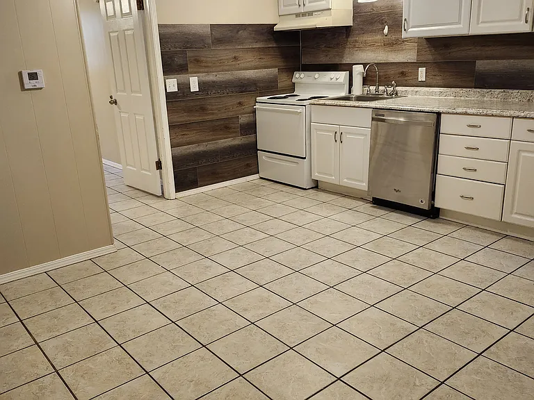 314 S Lowry St #3 — Photo 1