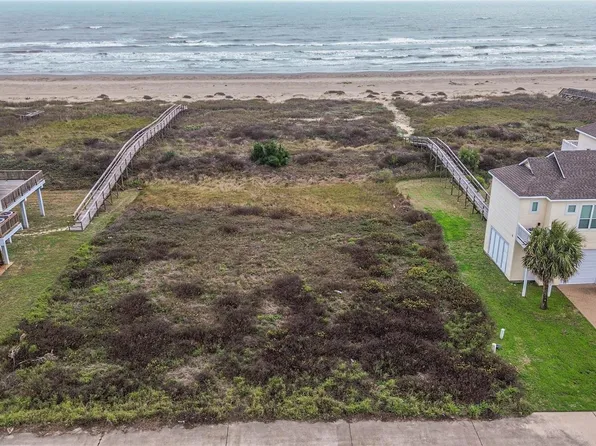 20711 E Sandhill Dr, Galveston, TX 77554