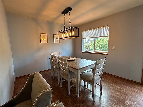 5th image of 8420 41st Drive NE