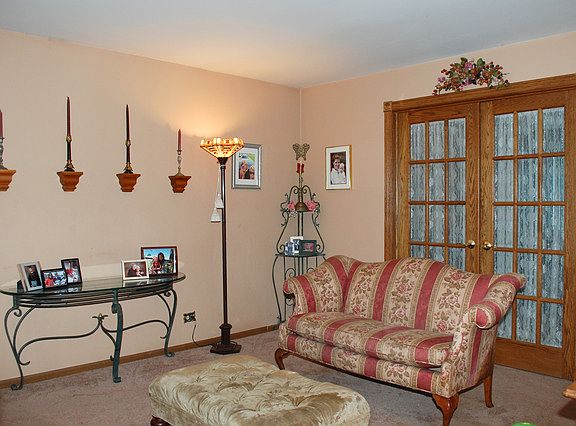 4th image of 1905 College Green Dr