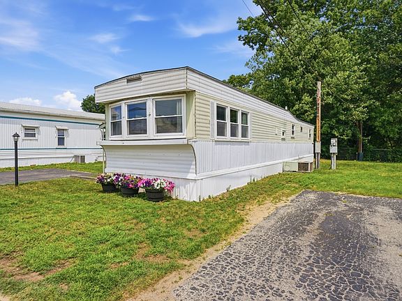 2nd image of 7 Liberty Dr