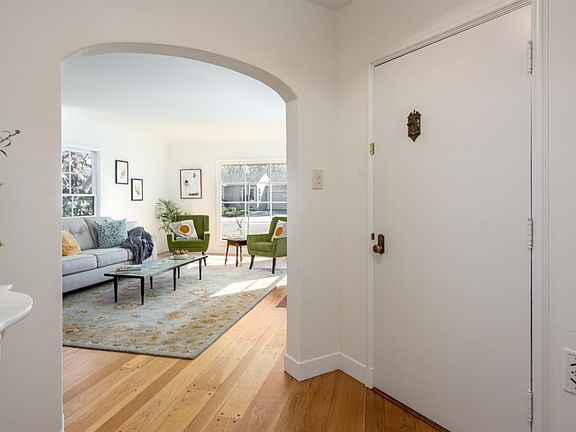 4th image of 1535 Raegan Way