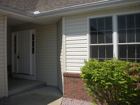 2nd image of 27721 Schriber St