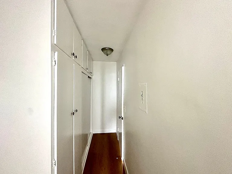 El Sorano Apartments — Photo 5