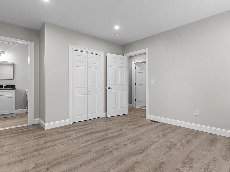 14 Herschel St #1 — Photo 11