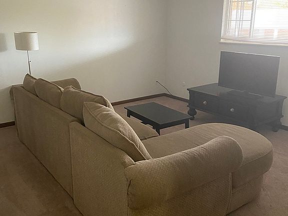 2nd image of 400 Tracy Ln APT 8