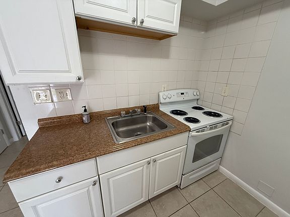 5th image of 2918 Jackson St #5