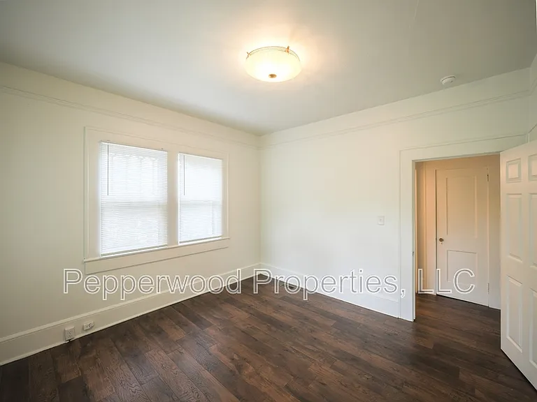 479 Peronneau St — Photo 15