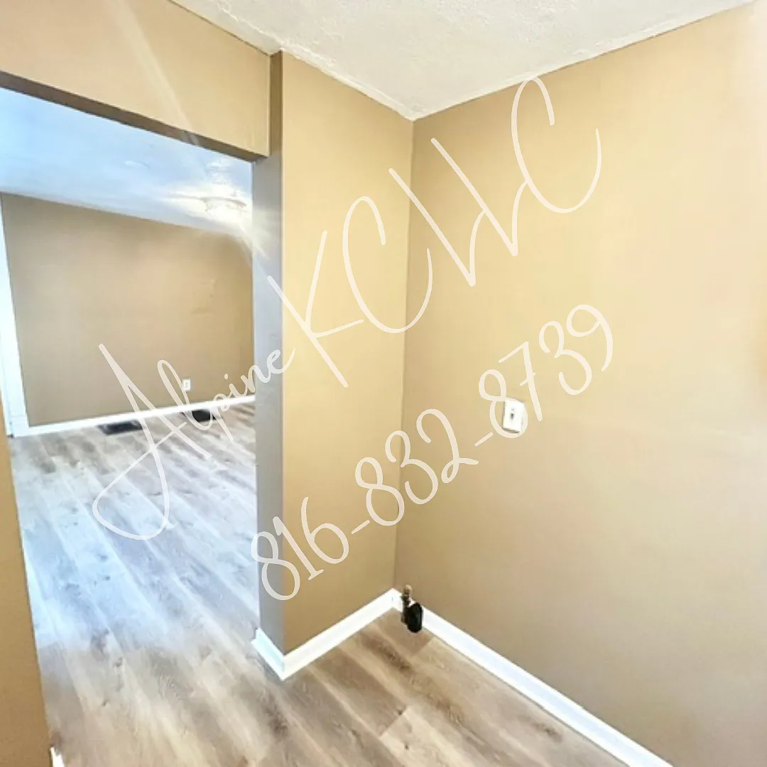 Studio, 400 sqft, $695 — Photo 2