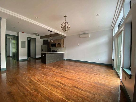 5th image of 1115 Jefferson Ave #3A