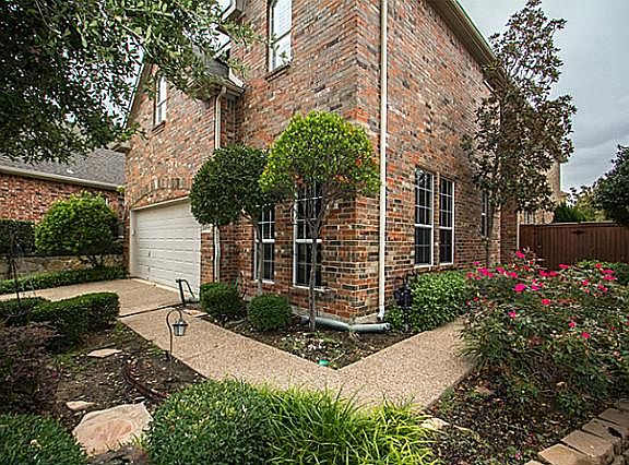 2nd image of 456 Lacebark Dr