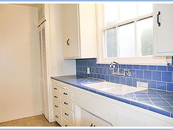 2nd image of 1618 W Huntington Dr #1622C