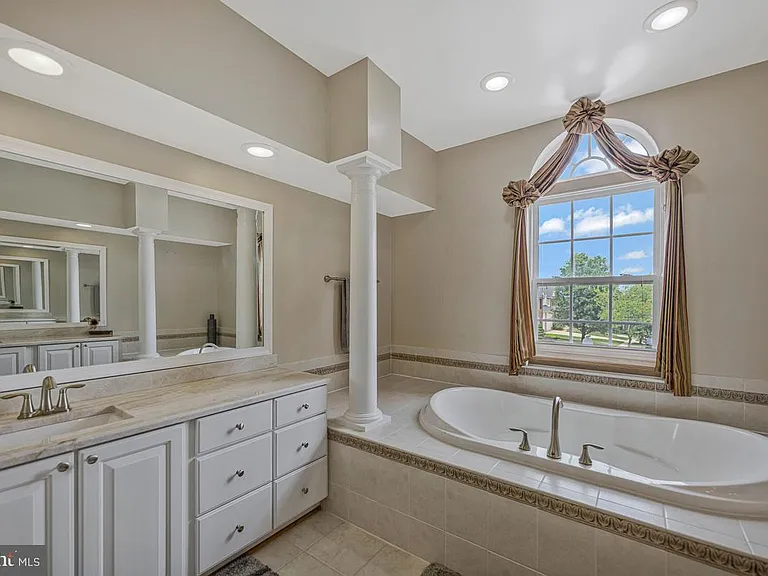 1117 Horizon View Pl — Photo 41