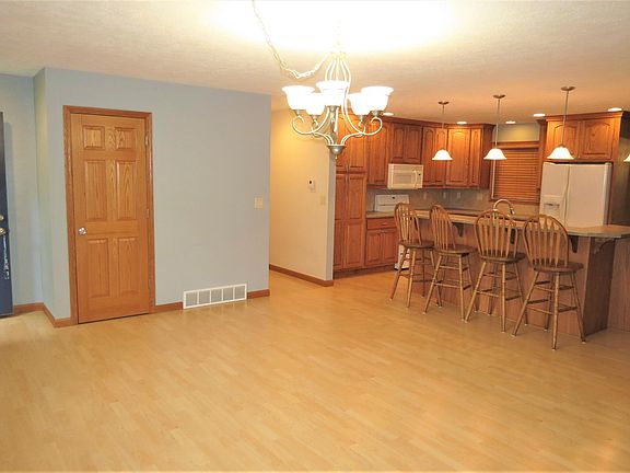 5th image of 706 Jackson Ave