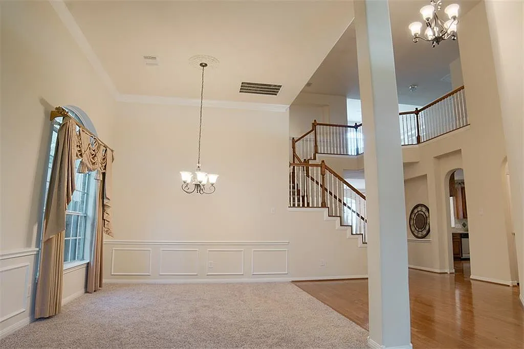 5 bed, 4.0 bath, 3609 sqft, $4,400 — Photo 4