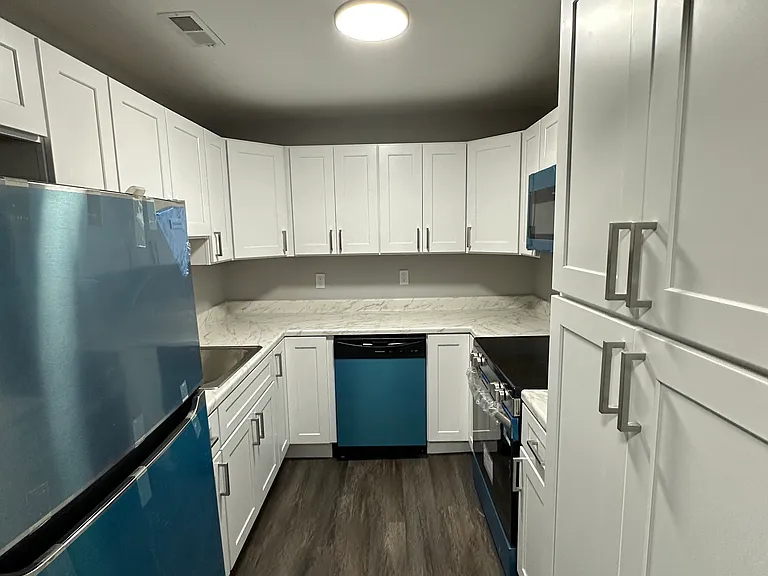 8 Russell Ave #307 — Photo 3