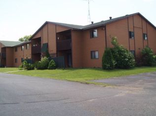 200 Sarah Ln APT 15, Somerset, WI 54025