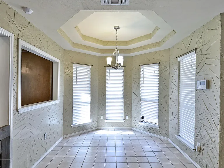 5273 Sherbrooke Ln — Photo 8