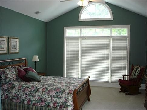 4th image of 1066 Cherry Creek Dr