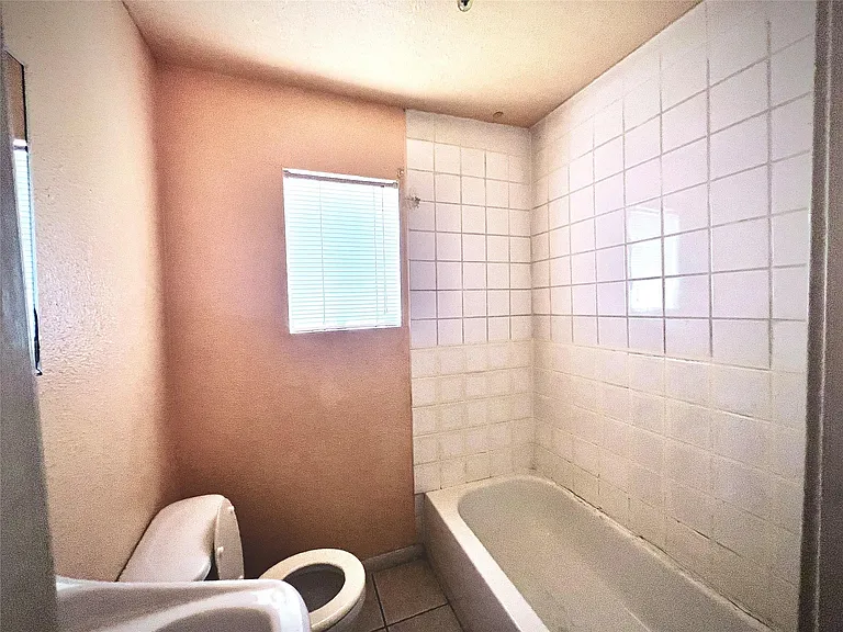 6802 Sayers St #A — Photo 24